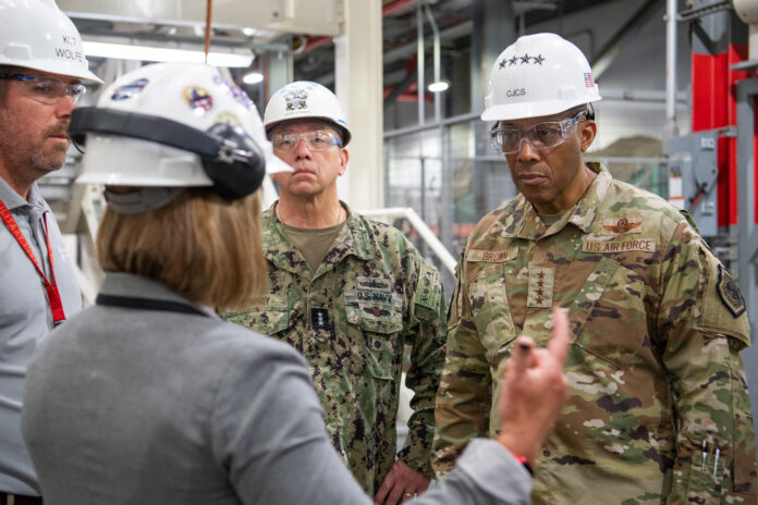 hii-hosts-chairman-of-the-joint-chiefs-of-staff-at-newport-news-shipbuilding