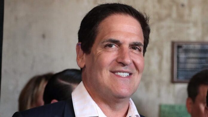 mark-cuban-says,-‘if-you-use-a-credit-card,-you-don’t-want-to-be-rich’-—-why-financial-icons-warren-buffett-and-dave-ramsey-agree