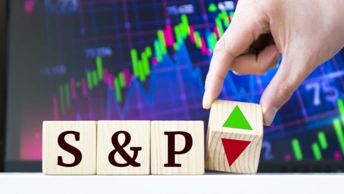 s&p-500-ends-2024-23%-higher,-experts-see-double-digit-growth-for-2025