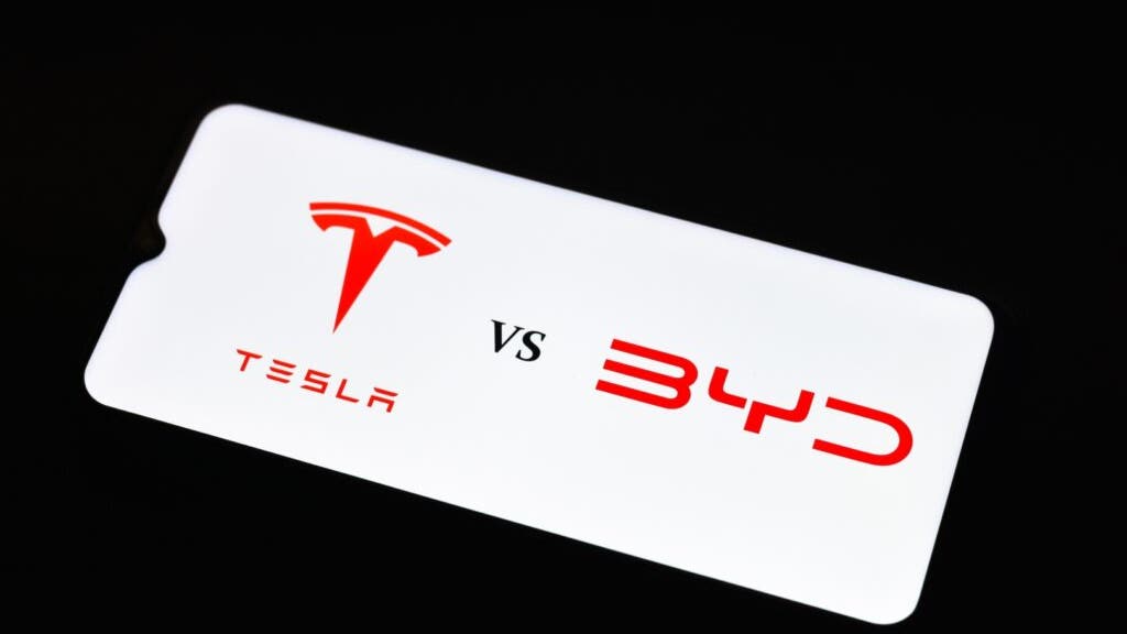 Tesla Overtaken by BYD Again: Chinese Player Becomes World’s Biggest EV Seller In Q4