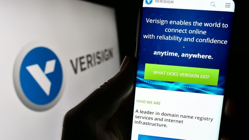 This Warren Buffett-Backed Stock Is A 2025 ‘Top Pick’ With Big Gains Ahead, Says Analyst