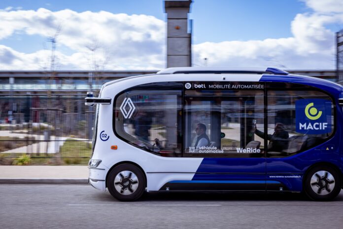 weride-makes-first-european-fully-driverless-commercial-robobus-deployment-in-france-with-beti,-renault,-macif