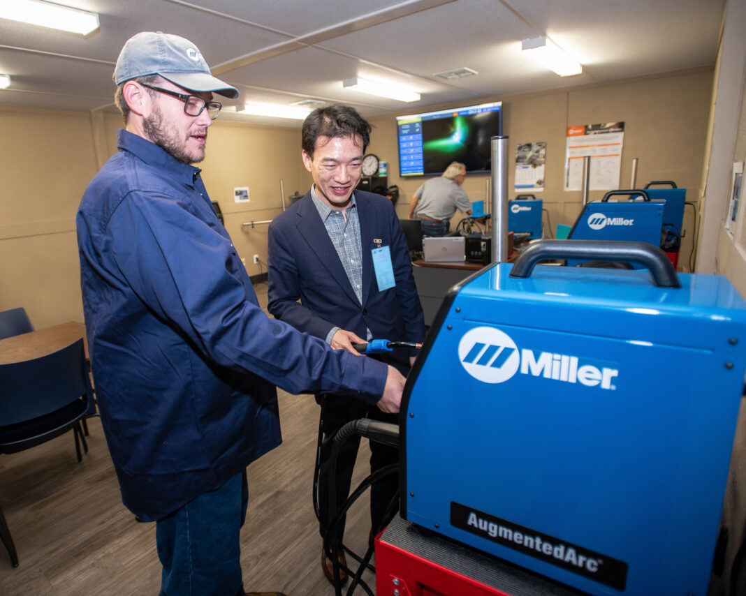 HII Hosts HD Hyundai Heavy Industries Leaders at Ingalls Shipbuilding