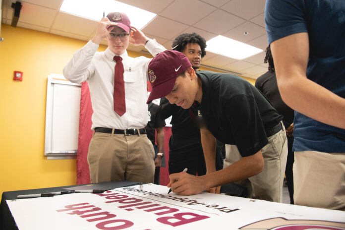 hii-welcomes-high-school-seniors-to-shipbuilding-careers-at-newport-news-shipbuilding