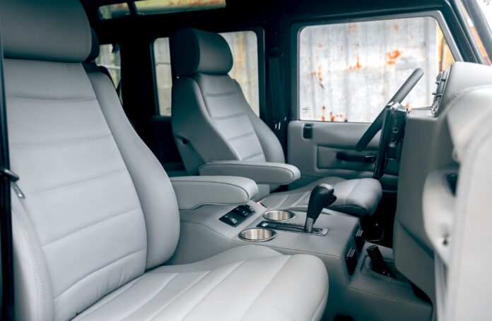 ecd-auto-design-and-scheel-mann-team-up-to-elevate-classic-defender-comfort