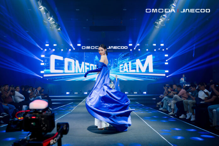 enjoy-a-fashion-spectacle-inspired-by-“one-car-two-vibes”-at-the-launch-of-the-c5-shs-h